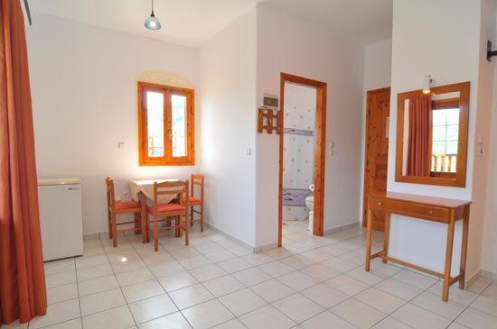 Komninos Rooms Panagia  Luaran gambar