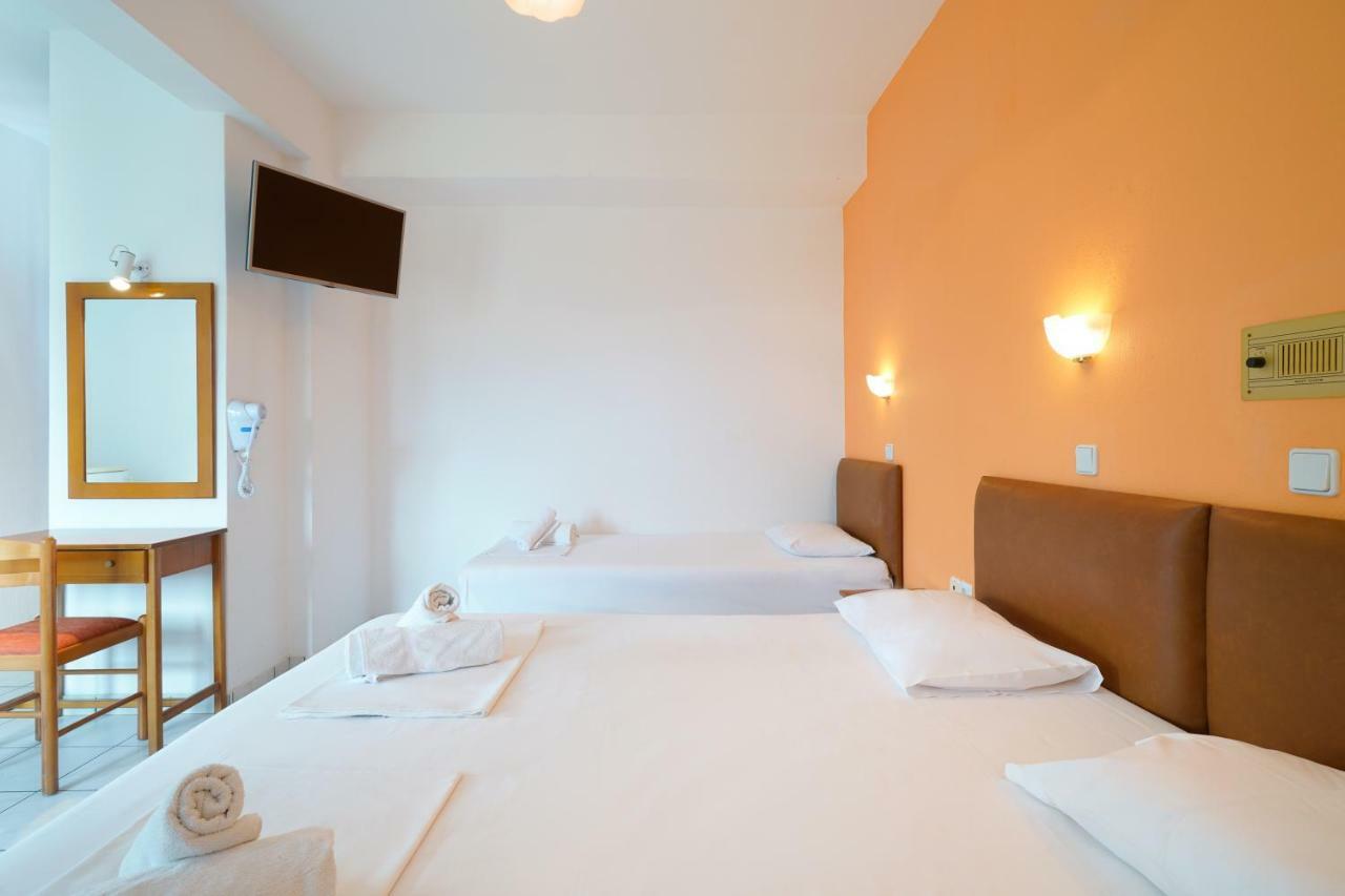 Komninos Rooms Panagia  Luaran gambar