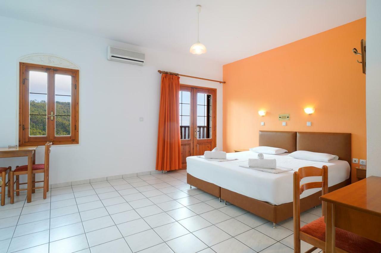 Komninos Rooms Panagia  Luaran gambar